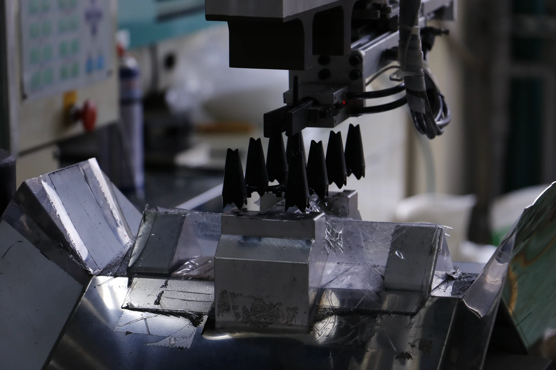 模得發工業 - 高精度模具解決方案 5